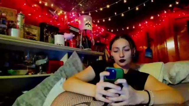 Image 6 of messoftrouble Stream on Chaturbate on 19 months ago
