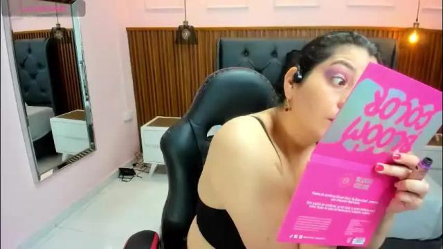 Image 3 of meylagia Stream on Chaturbate on 1 month ago