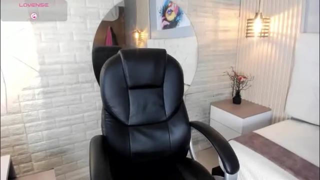 Image 2 of mhonikabelucci__1 Stream on Chaturbate on 1 month ago