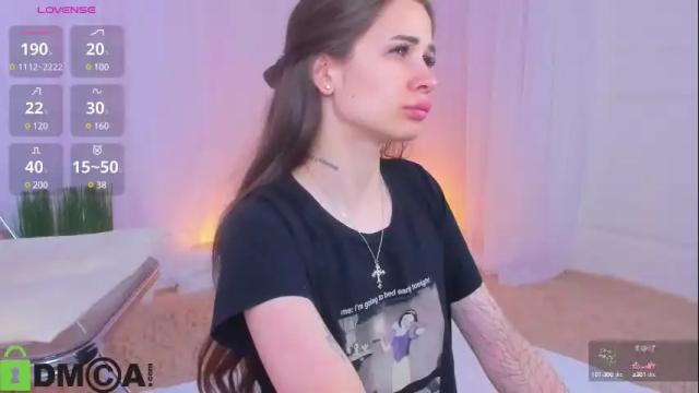 Image 2 of mi_amelia Stream on Chaturbate on 4 months ago