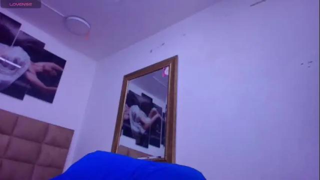Image 3 of mia_0_ Stream on Chaturbate on 1 month ago