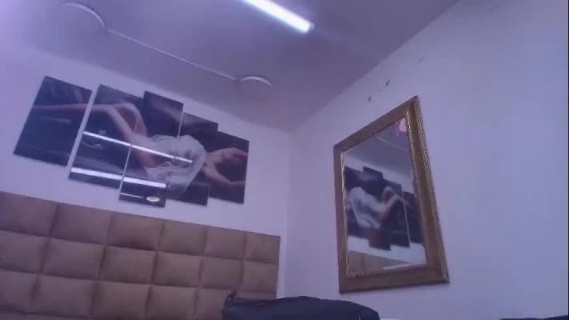 Image 4 of mia_0_ Stream on Chaturbate on 1 month ago