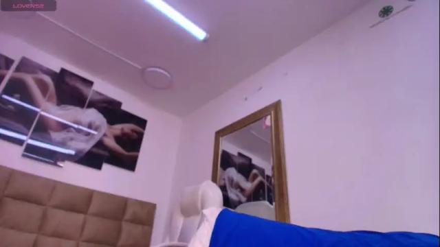 Image 3 of mia_0_ Stream on Chaturbate on 7 days ago