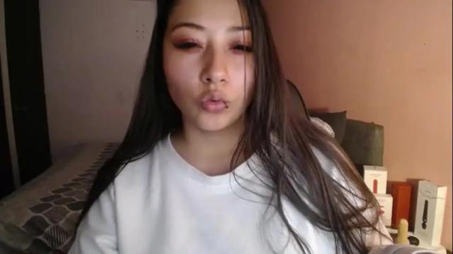 Image 3 of mia_112022 Stream on Chaturbate on 3 months ago