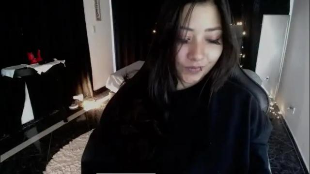 Image 3 of mia_112022 Stream on Chaturbate on 1 month ago