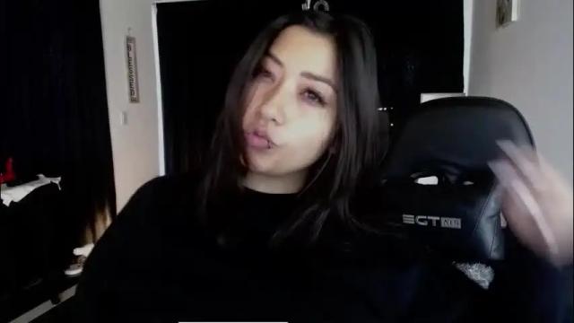 Image 6 of mia_112022 Stream on Chaturbate on 1 month ago