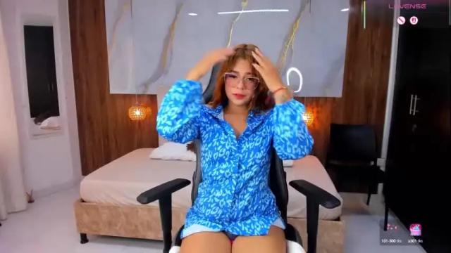 Image 3 of mia_18v Stream on Chaturbate on 2 months ago