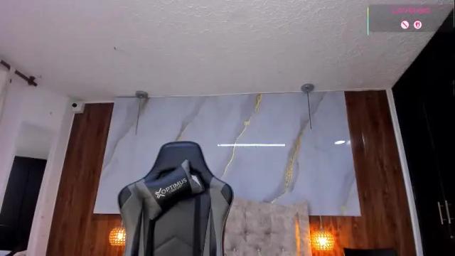 Image 10 of mia_18v Stream on Chaturbate on 2 months ago