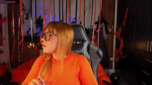 Image 3 of mia_18v Stream on Chaturbate on 3 days ago