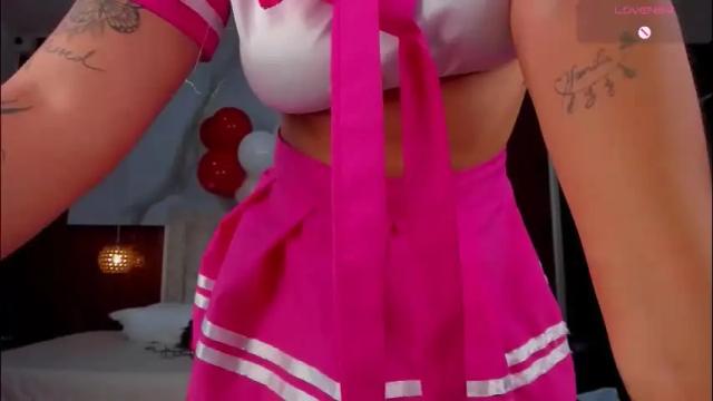 Image 12 of mia_18v Stream on Chaturbate on 25 days ago