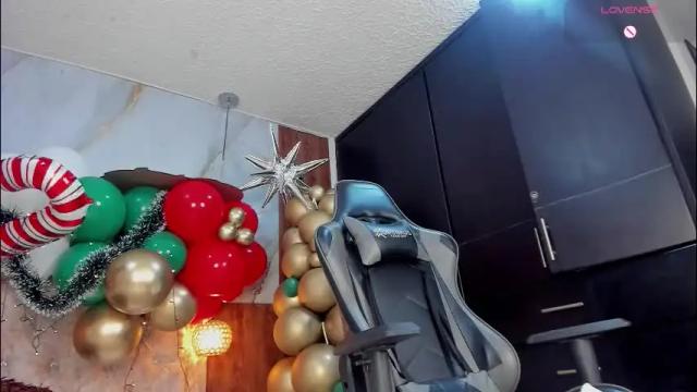 Image 4 of mia_18v Stream on Chaturbate on 25 days ago