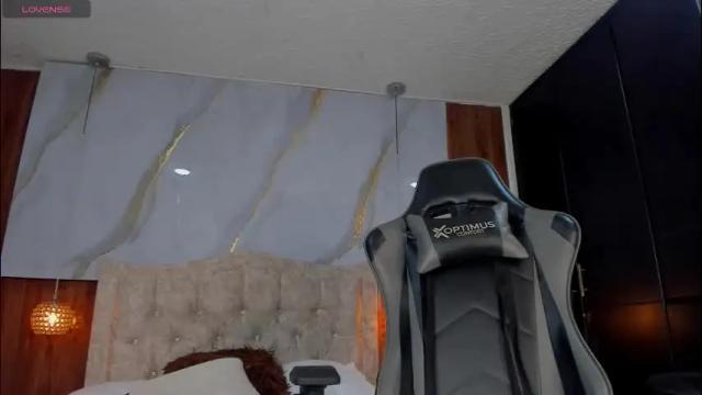 Image 7 of mia_18v Stream on Chaturbate on 7 days ago