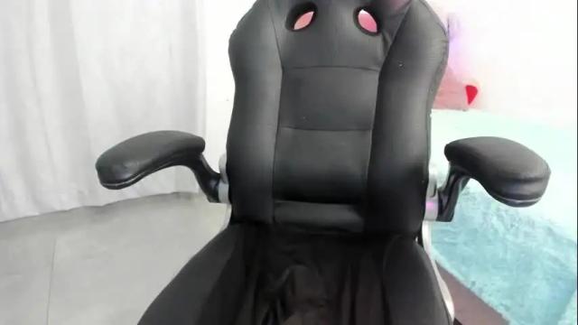 Image 10 of mia_199912 Stream on Chaturbate on 1 month ago