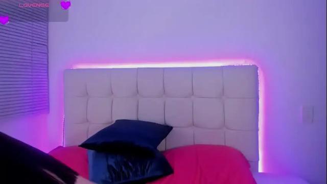 Image 7 of mia_2406 Stream on Chaturbate on 1 month ago