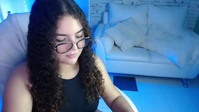 Image 3 of mia__0 Stream on Chaturbate on 18 months ago