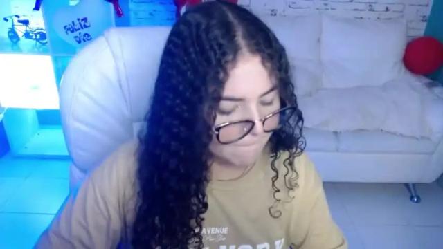 Image 10 of mia__0 Stream on Chaturbate on 17 months ago