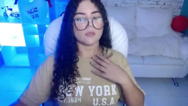 Image 2 of mia__0 Stream on Chaturbate on 17 months ago