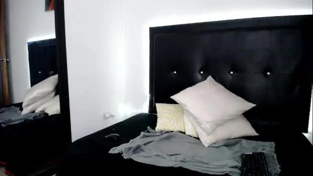 Image 4 of mia__milf Stream on Chaturbate on 1 month ago