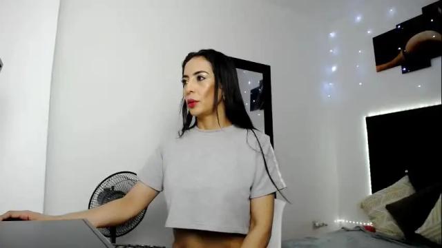 Image 2 of mia__milf Stream on Chaturbate on 13 days ago