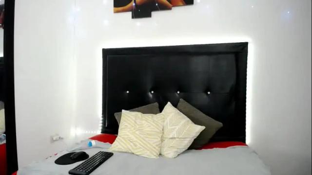 Image 6 of mia__milf Stream on Chaturbate on 8 days ago