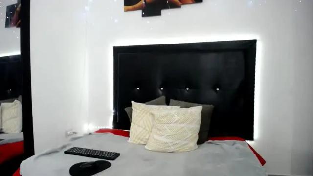 Image 7 of mia__milf Stream on Chaturbate on 2 days ago