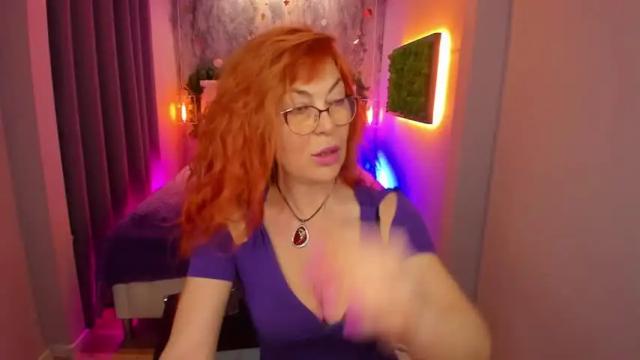 Image 11 of mia__mooree Stream on Chaturbate on 15 months ago