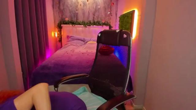 Image 3 of mia__mooree Stream on Chaturbate on 15 months ago