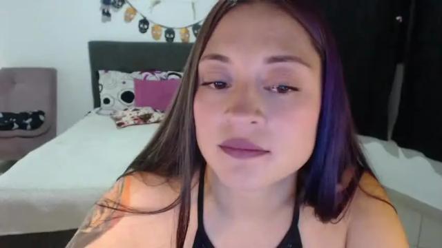 Image 12 of mia_adams_red Stream on Chaturbate on 14 months ago