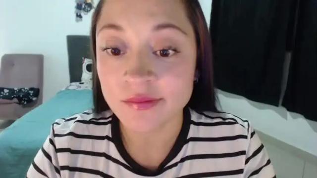 Image 12 of mia_adams_red Stream on Chaturbate on 13 months ago