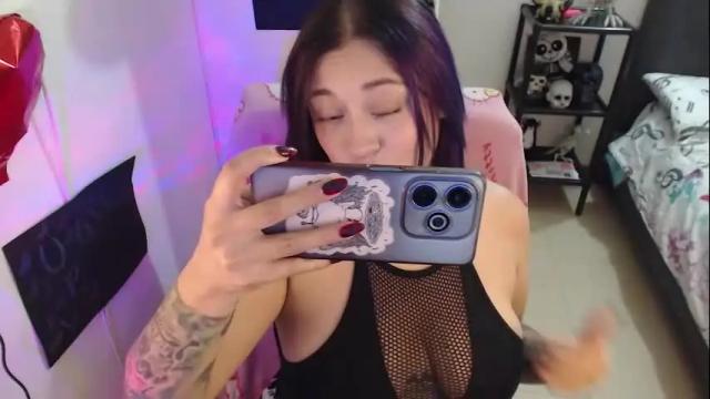Image 3 of mia_adams_red Stream on Chaturbate on 2 months ago