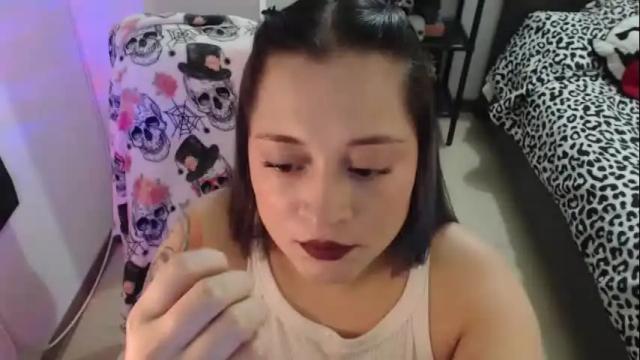 Image 3 of mia_adams_red Stream on Chaturbate on 1 month ago