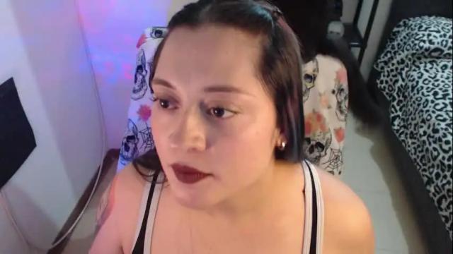 Image 4 of mia_adams_red Stream on Chaturbate on 1 month ago