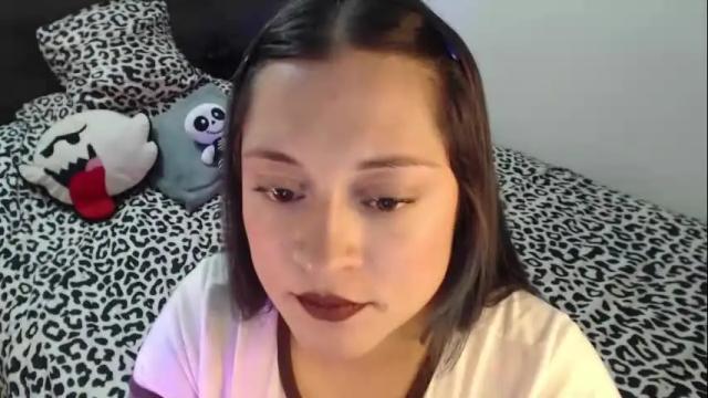 Image 2 of mia_adams_red Stream on Chaturbate on 1 month ago