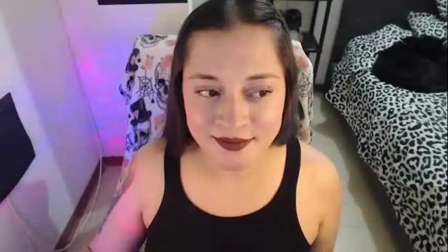 Image 2 of mia_adams_red Stream on Chaturbate on 1 month ago