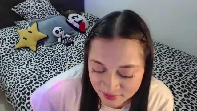 Image 8 of mia_adams_red Stream on Chaturbate on 29 days ago