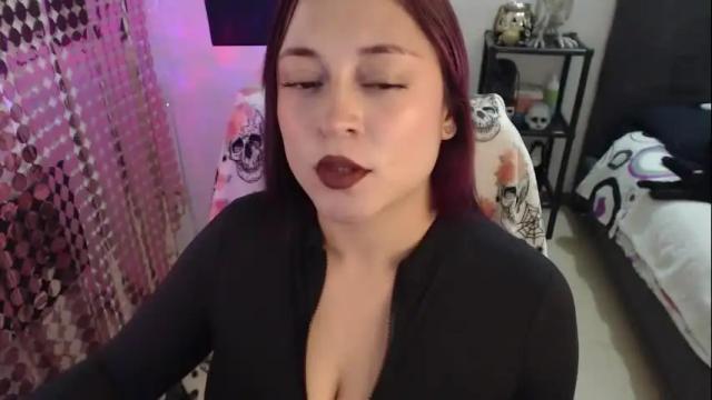 Image 12 of mia_adams_red Stream on Chaturbate on 2 months ago