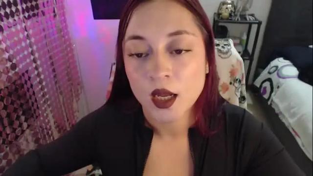 Image 4 of mia_adams_red Stream on Chaturbate on 2 months ago