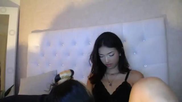 Image 2 of mia_and_madison Stream on Chaturbate on 15 months ago