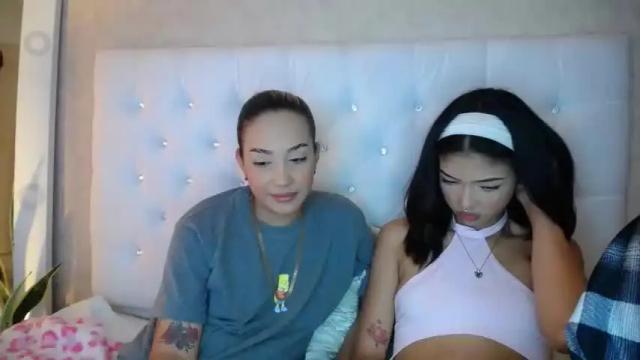 Image 3 of mia_and_madison Stream on Chaturbate on 15 months ago