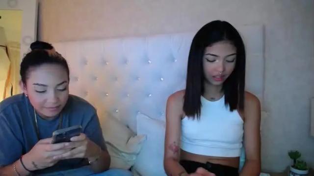 Image 8 of mia_and_madison Stream on Chaturbate on 17 months ago