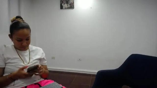 Image 11 of mia_and_madison Stream on Chaturbate on 15 months ago