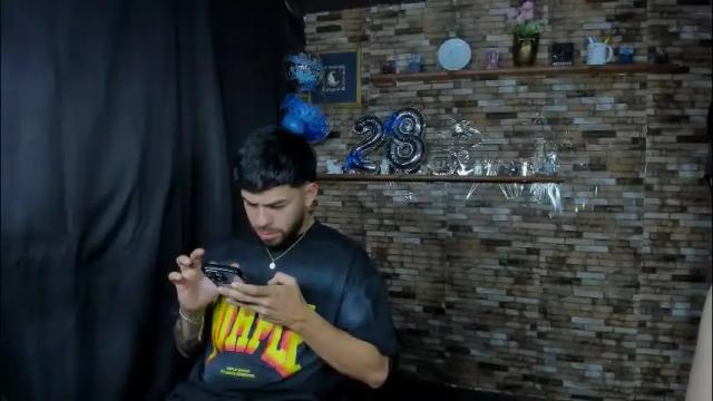 Image 4 of mia_and_vincentt Stream on Chaturbate on 1 month ago