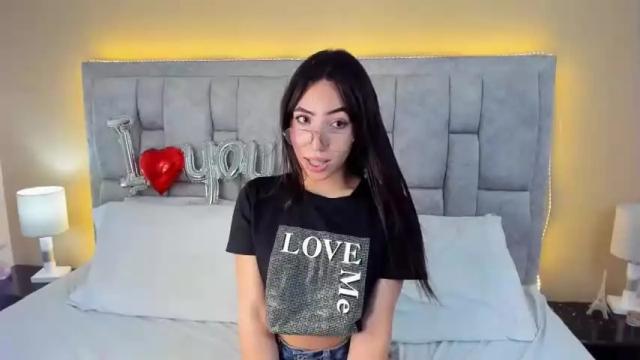 Image 11 of mia_andersohn Stream on Chaturbate on 15 months ago