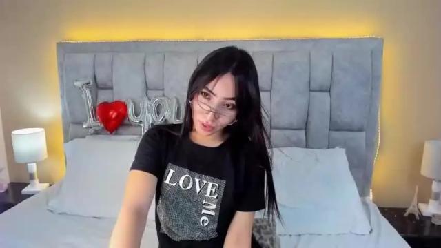 Image 2 of mia_andersohn Stream on Chaturbate on 15 months ago