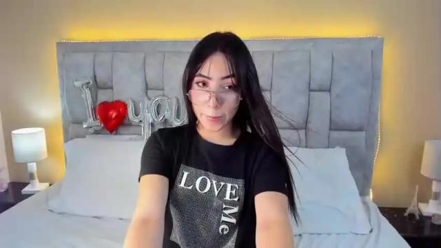 Image 4 of mia_andersohn Stream on Chaturbate on 15 months ago