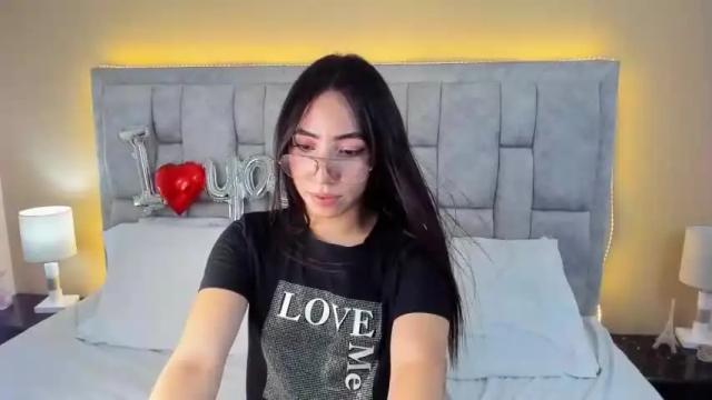 Image 7 of mia_andersohn Stream on Chaturbate on 15 months ago