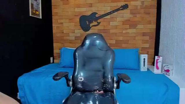 Image 4 of mia_andersohn Stream on Chaturbate on 14 months ago