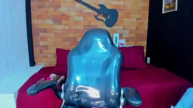 Image 2 of mia_andersohn Stream on Chaturbate on 14 months ago