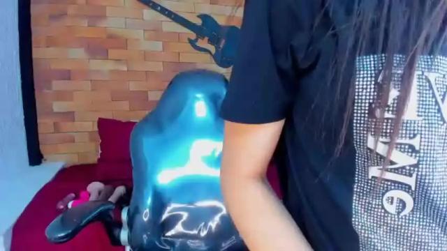 Image 4 of mia_andersohn Stream on Chaturbate on 14 months ago