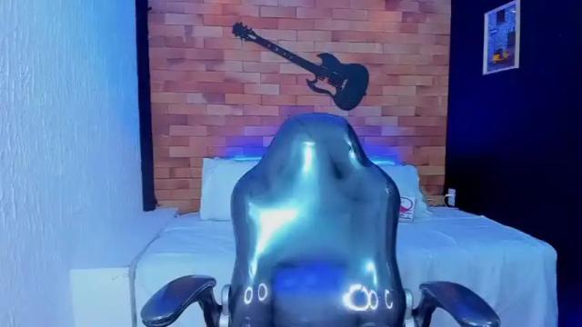 Image 2 of mia_andersohn Stream on Chaturbate on 14 months ago